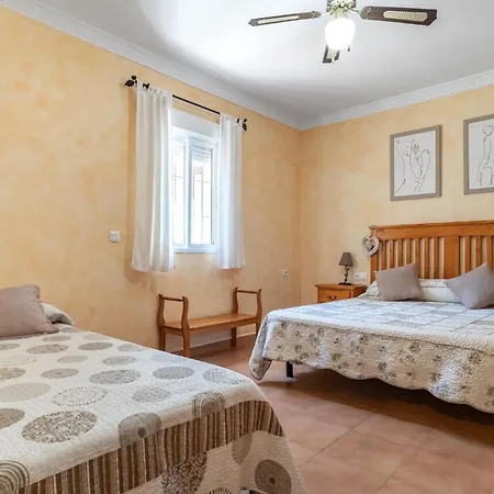 Stunning In Chiclana De La Fronter With Wifi Chiclana de la Frontera